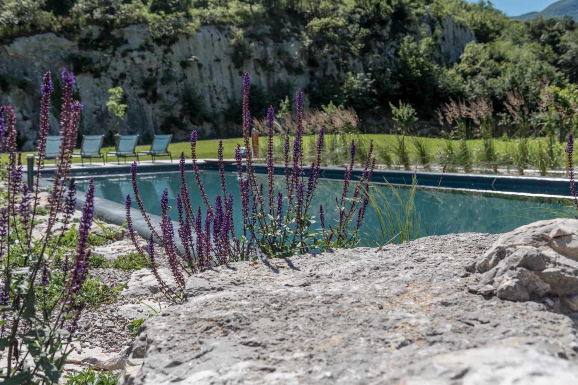 Biologische appel-agriturismo in de merenvallei van Trentino