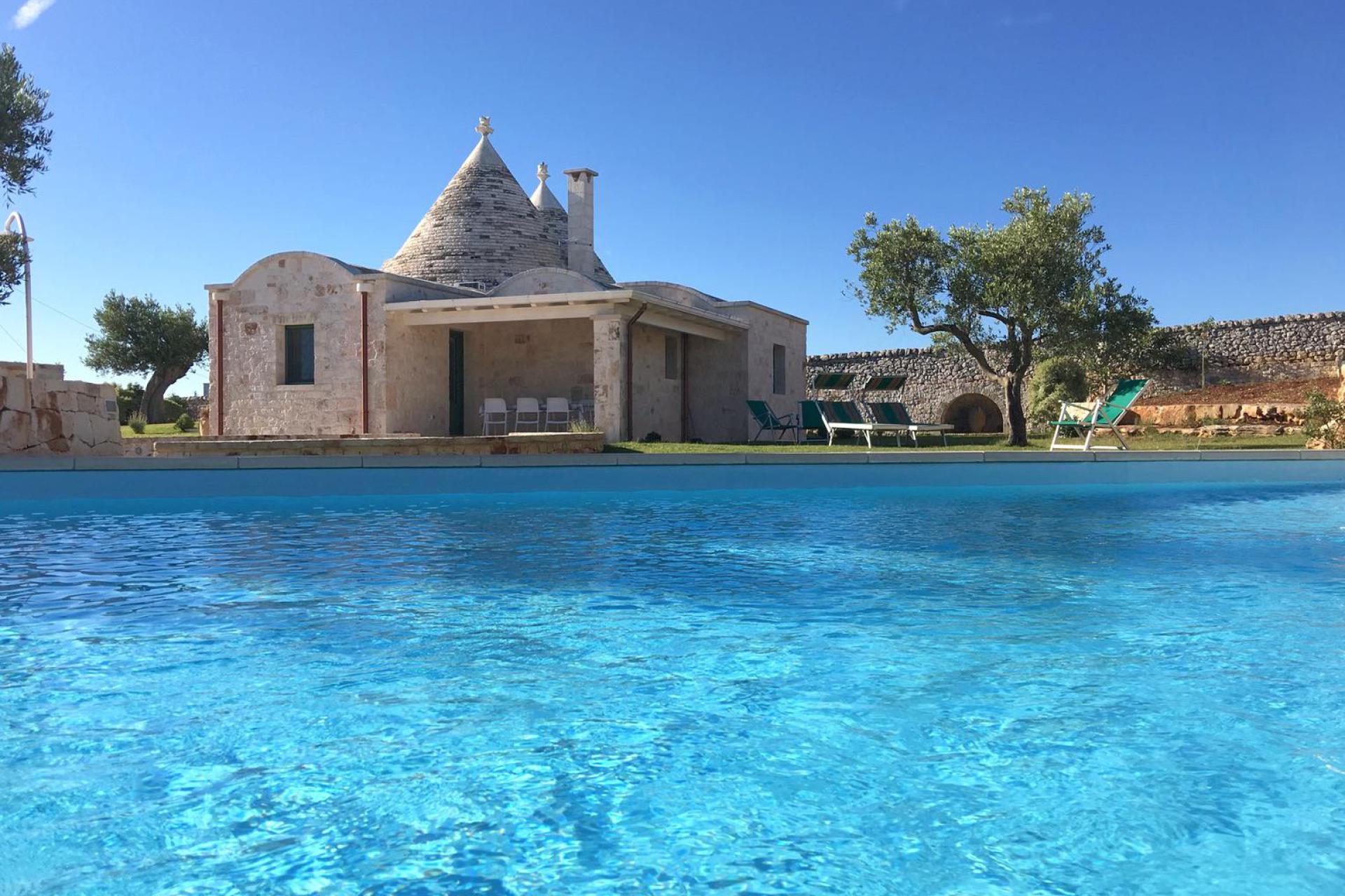 Prachtige verbouwde trullo met privé zwembad