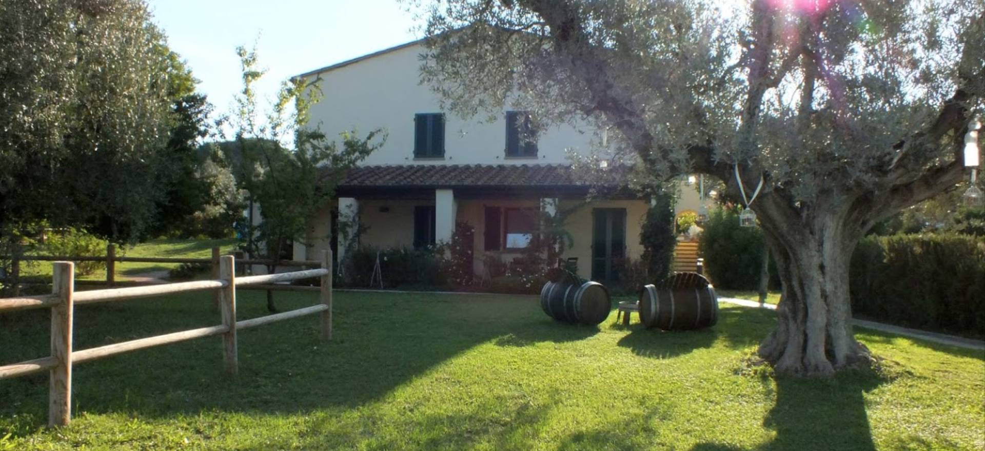 Agriturismo Tuscany Agriturismo in the hart of the Super-Tuscan wine region