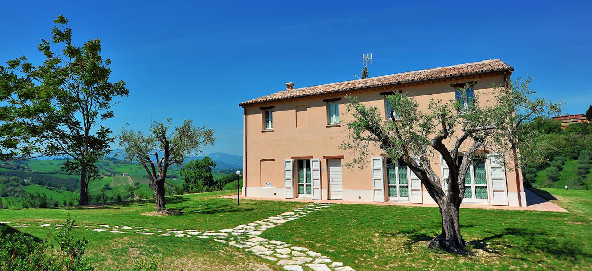 Agriturismo Marche Agriturismo Marche 20 minutes from the beach