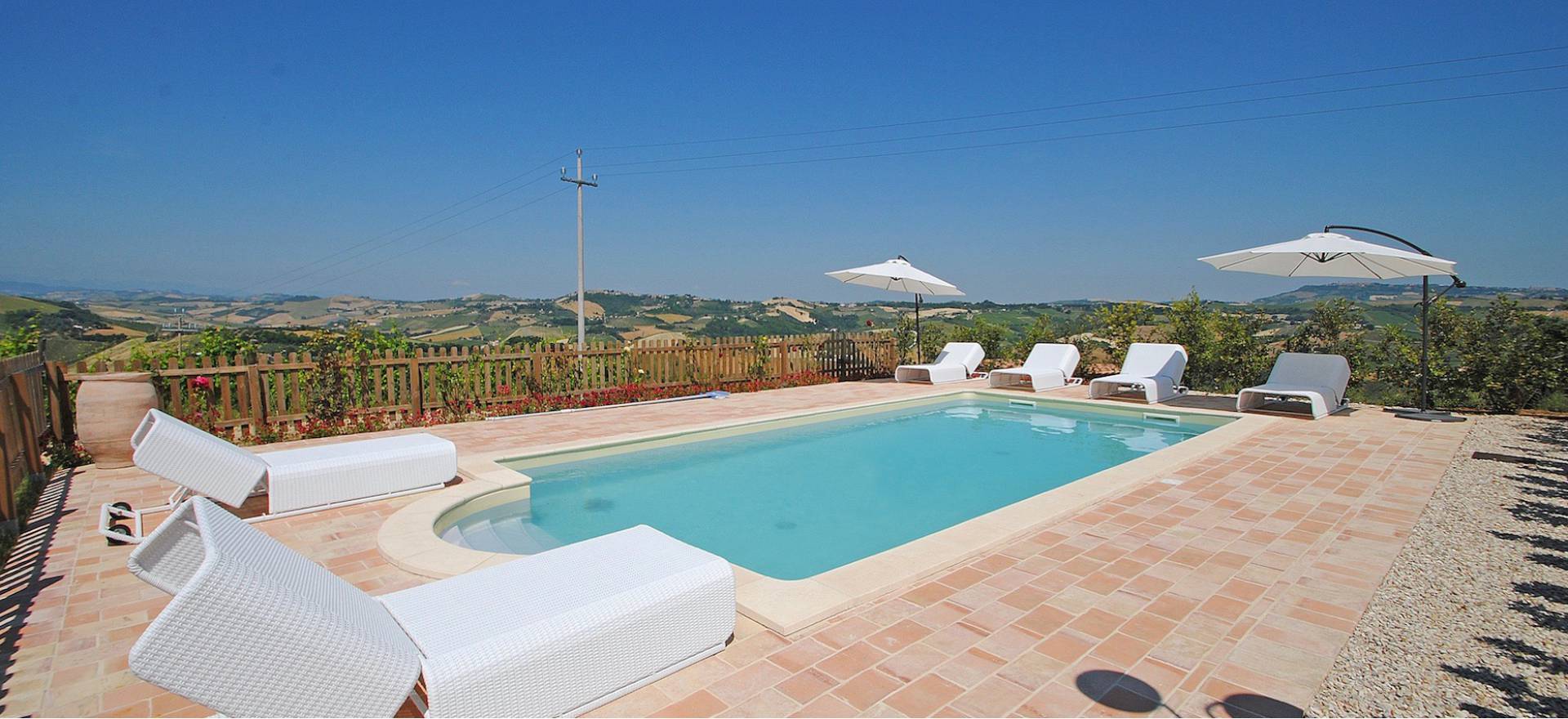 Agriturismo Marche Agriturismo Marche with restaurant and views