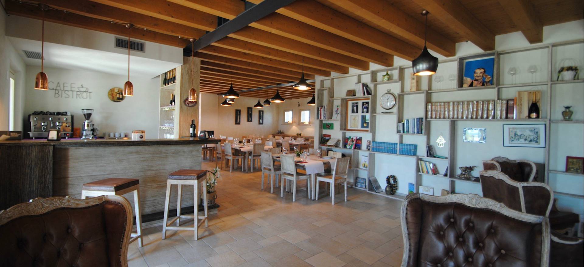 Agriturismo Marche Agriturismo Marche with restaurant and views