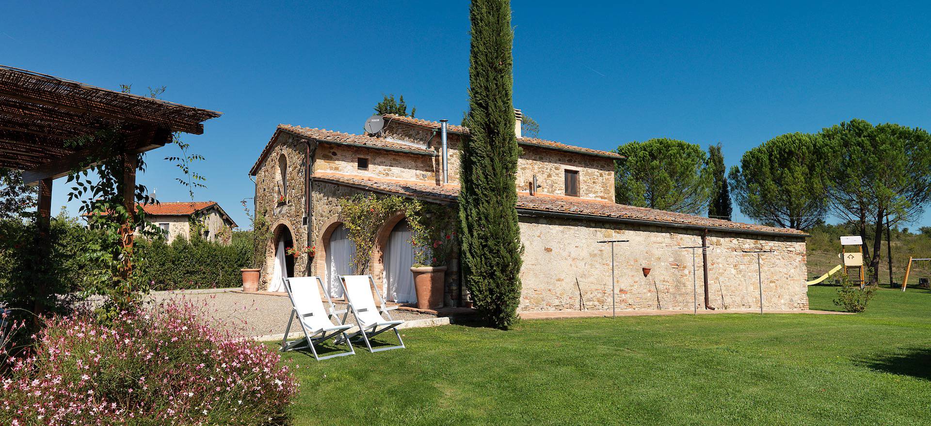 Agriturismo Tuscany Agriturismo Tuscany with tastefully decorated apartments