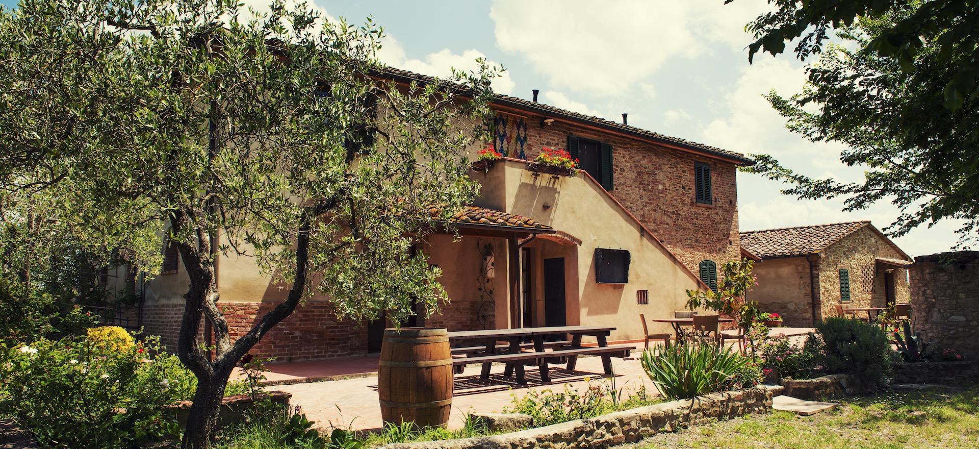 Agriturismo Tuscany Authentic agriturismo in Tuscany with great views