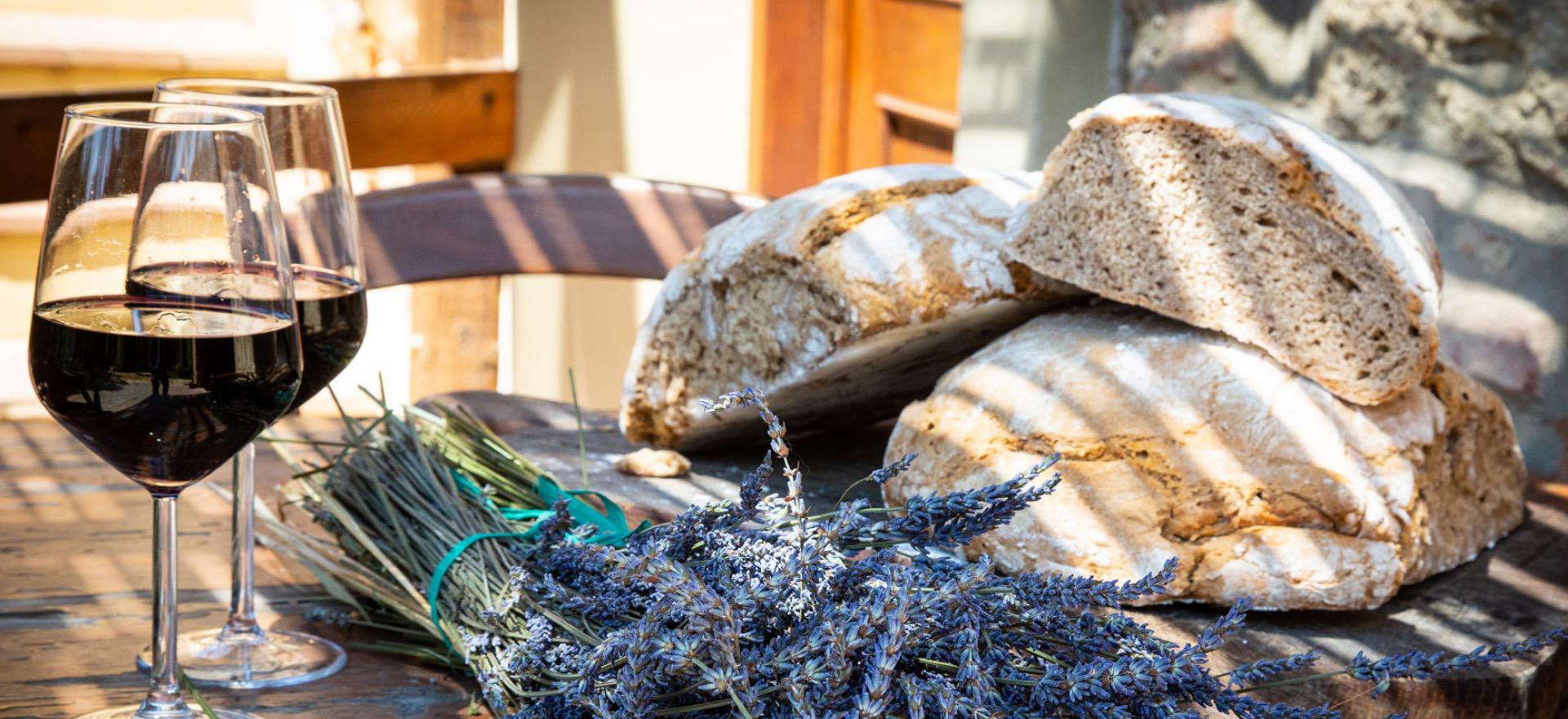 Agriturismo Tuscany Child-friendly agriturismo in Tuscany with restaurant