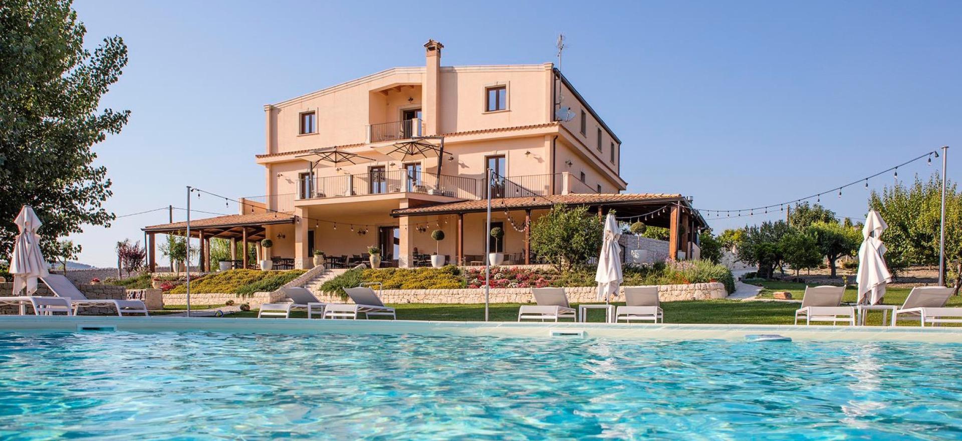 Agriturismo Sicily Child friendly agriturismo Sicily with beautiful pool