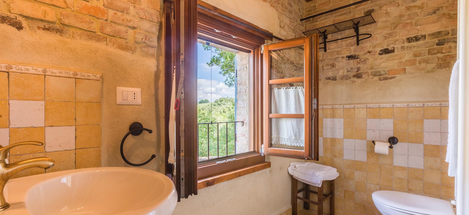 Agriturismo Marche Cosy agriturismo near authentic village in Marche