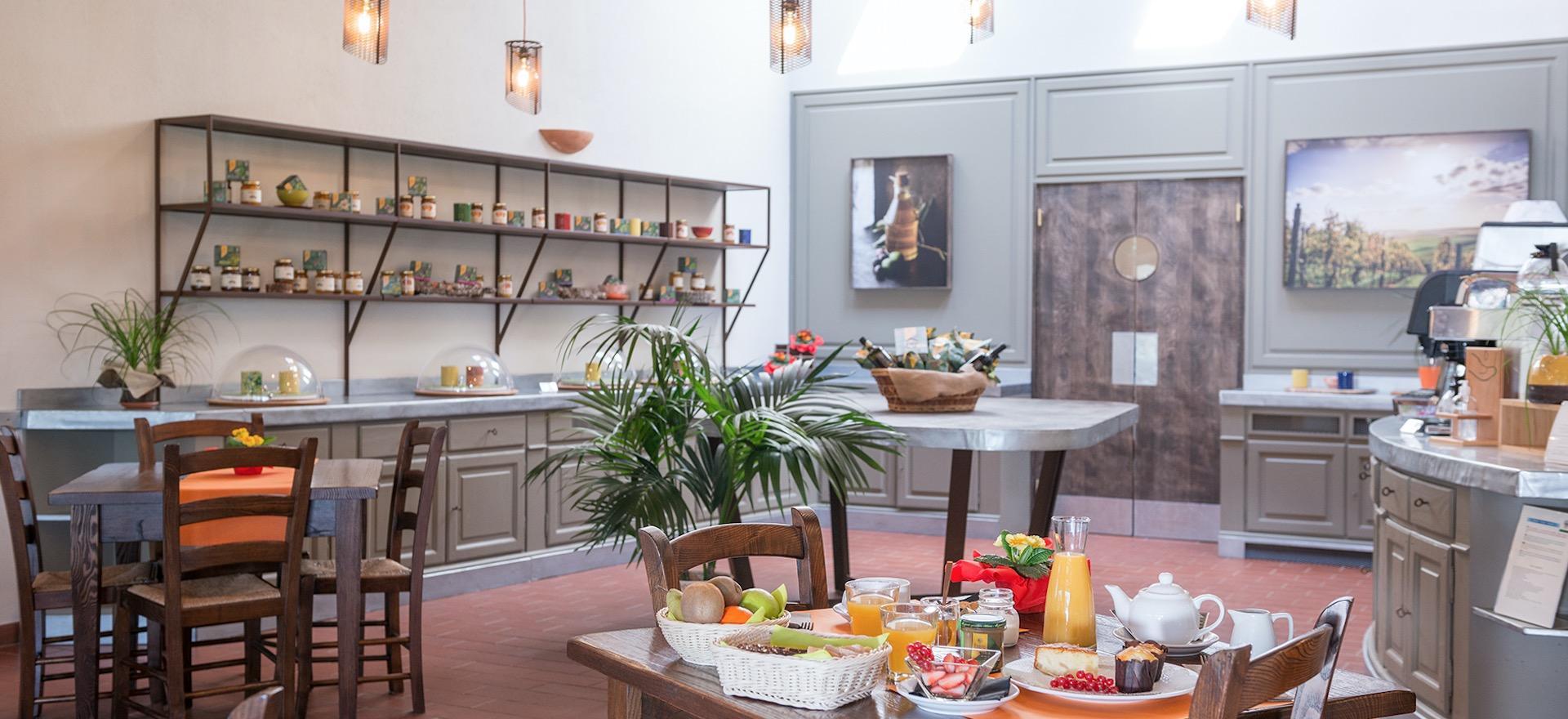 Agriturismo Tuscany Family-friendly agriturismo in Tuscany with restaurant