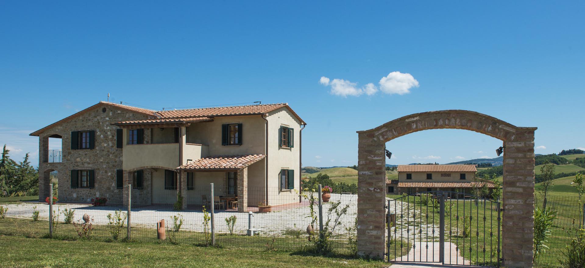 Agriturismo Tuscany Family-friendly agriturismo Tuscany with lovely pool