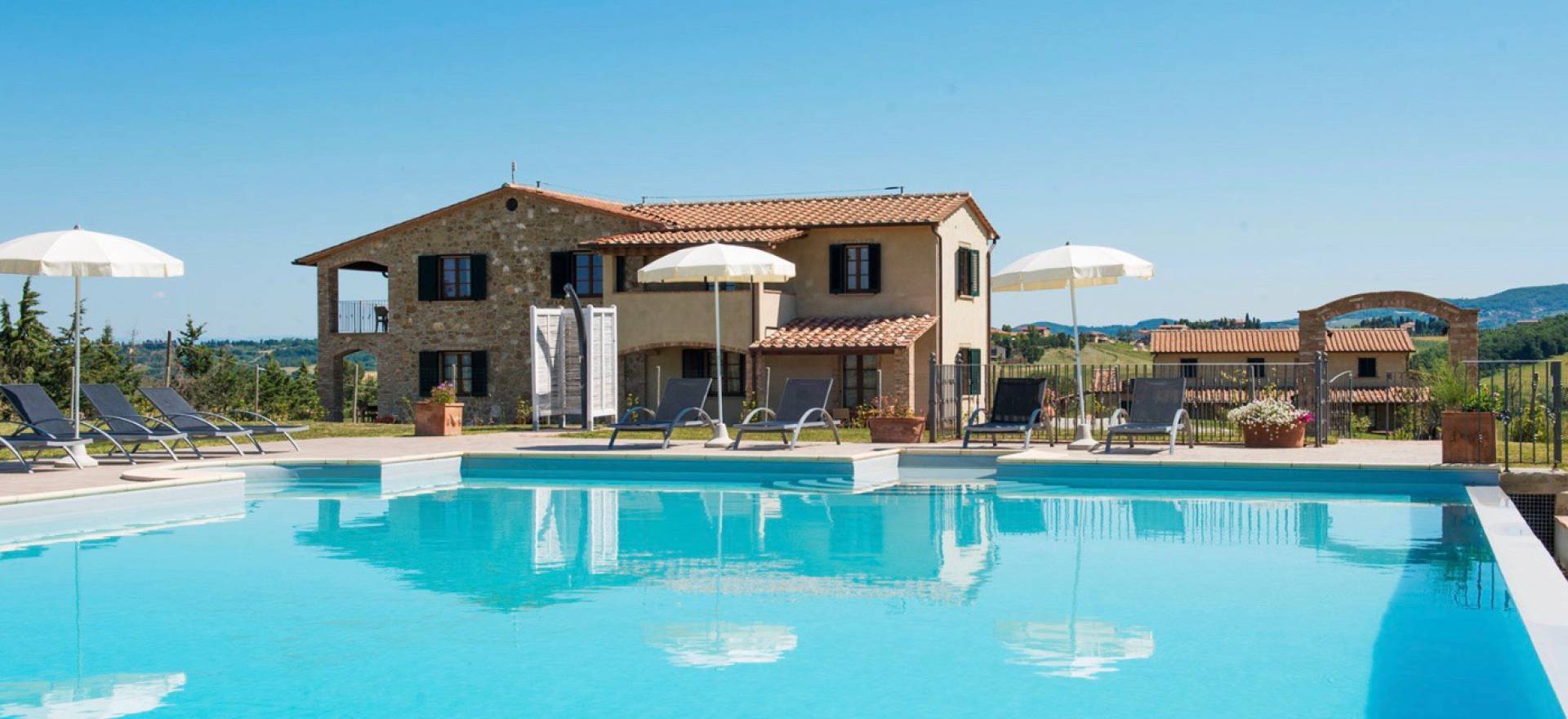 Agriturismo Tuscany Family-friendly agriturismo Tuscany with lovely pool