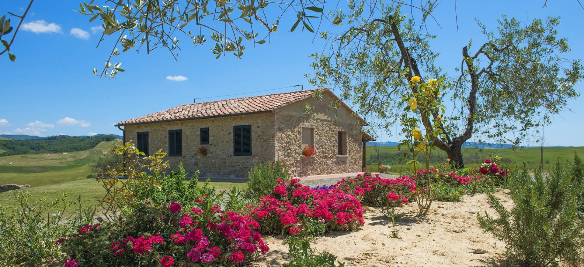 Agriturismo Tuscany Family-friendly agriturismo Tuscany with lovely pool