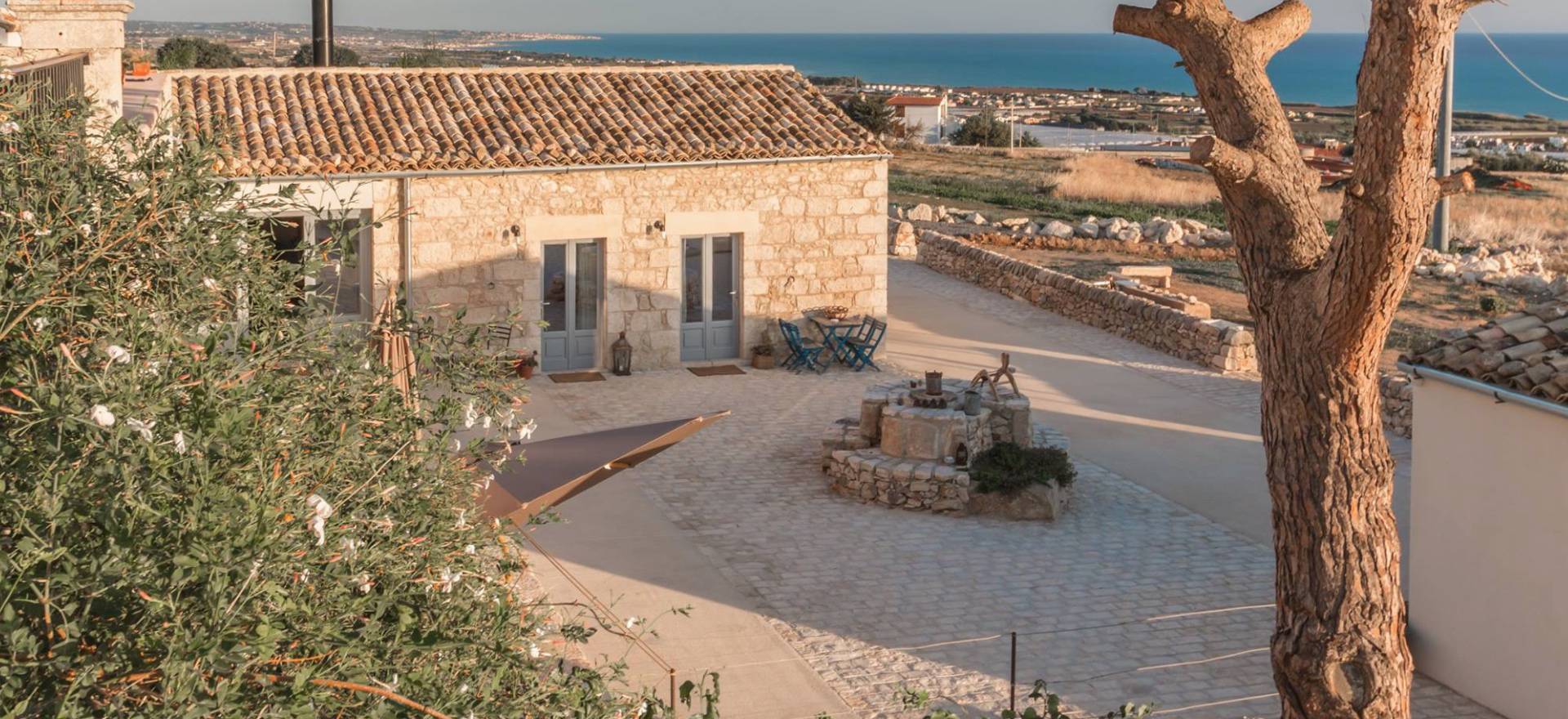 Agriturismo Sicily Great Sicilian hospitality and sea views!