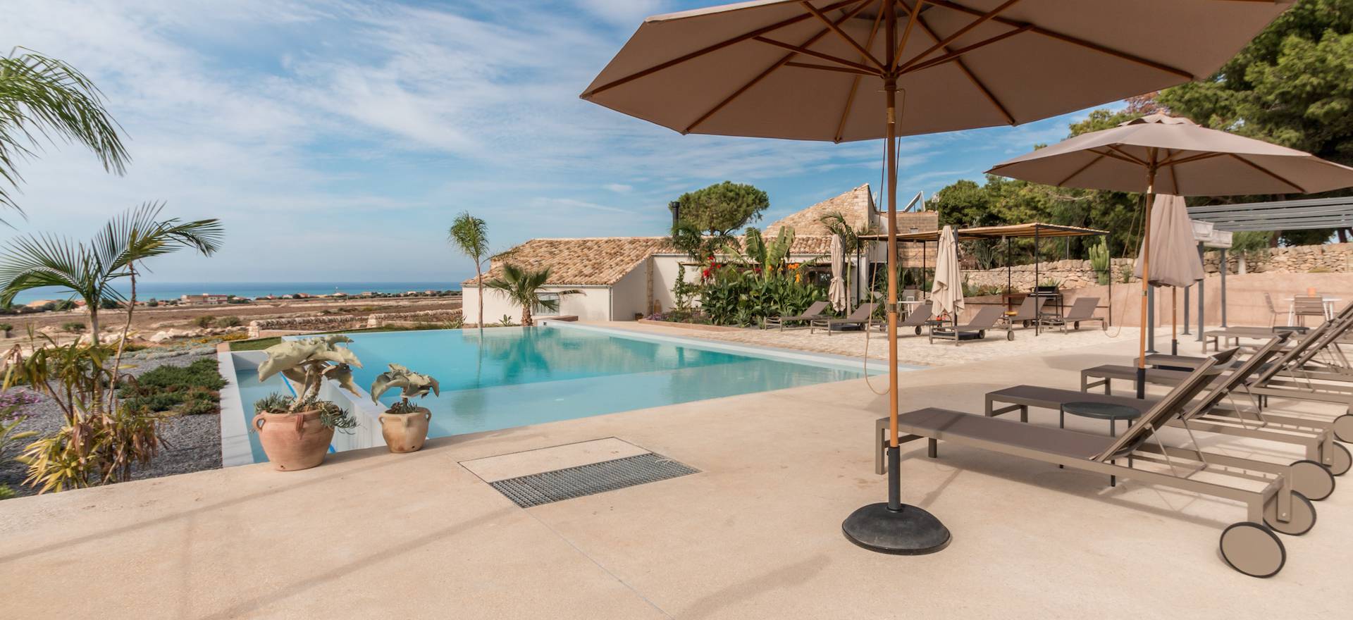 Agriturismo Sicily Great Sicilian hospitality and sea views!