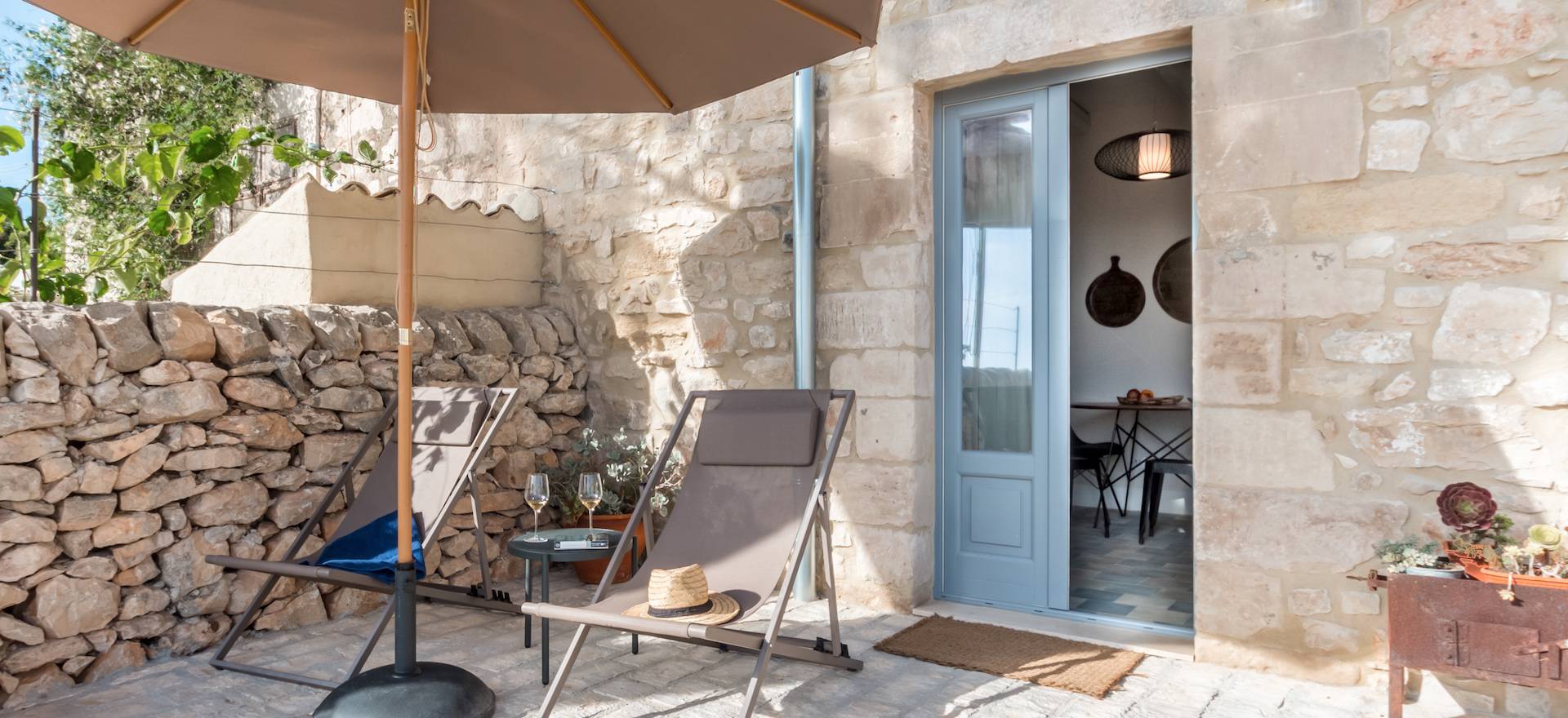 Agriturismo Sicily Great Sicilian hospitality and sea views!