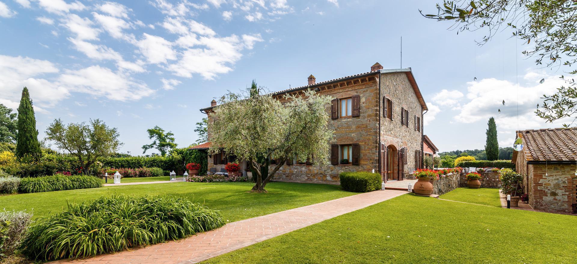 Agriturismo Tuscany Large agriturismo in Tuscany with stunning views