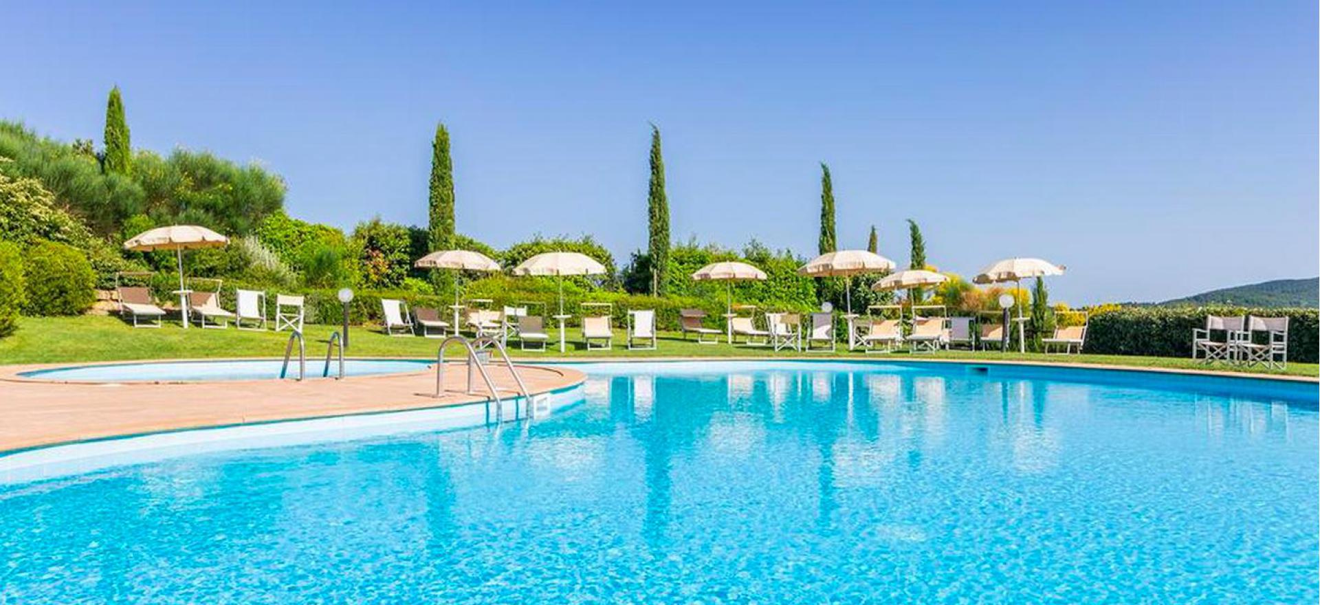Agriturismo Tuscany Large agriturismo in Tuscany with stunning views