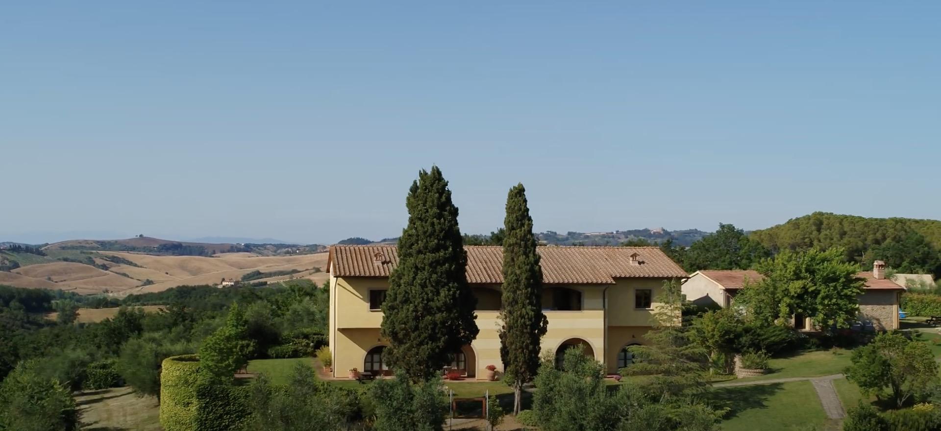 Agriturismo Tuscany Quiet agriturismo in Tuscany between vineyards