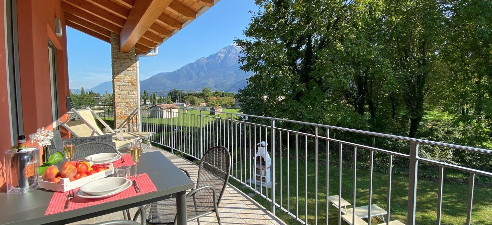 Agriturismo Lake Como and Lake Garda Residence Lake Como, child friendly and large pool