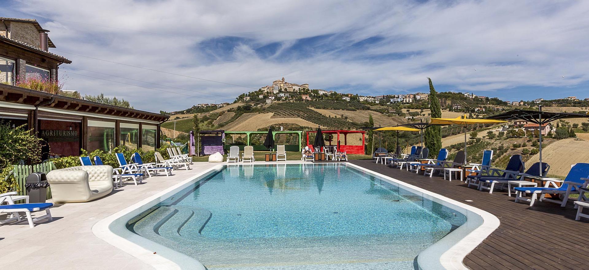 Agriturismo Marche Romantic agriturismo in le Marche with restaurant