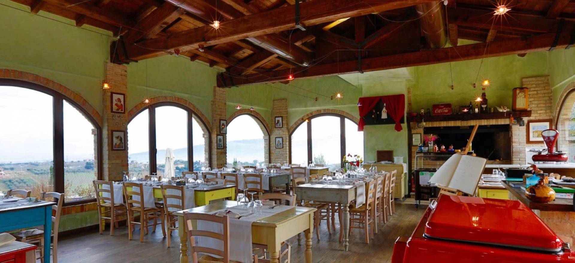 Agriturismo Marche Romantic agriturismo in le Marche with restaurant